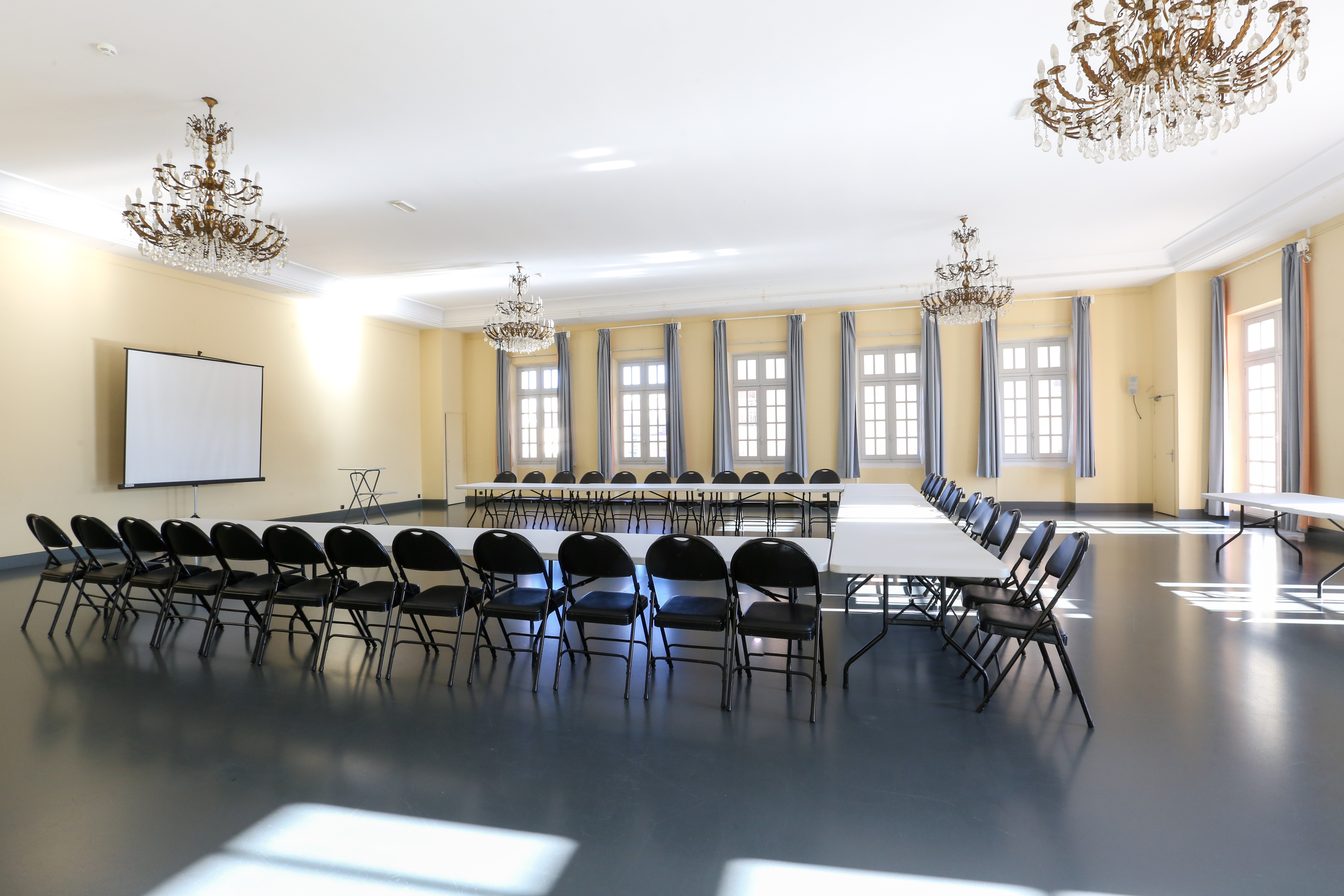 Salon Chambord, smaller conference room. Photo: 